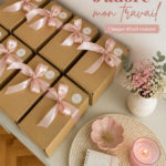 Femme souriante au travail, heureuse dans son environnement professionnel.