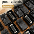 Idées de cadeaux pratiques pour les clients sur une table