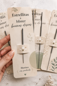 Des estrellitas colorées représentant des vœux lumineux et chaleureux