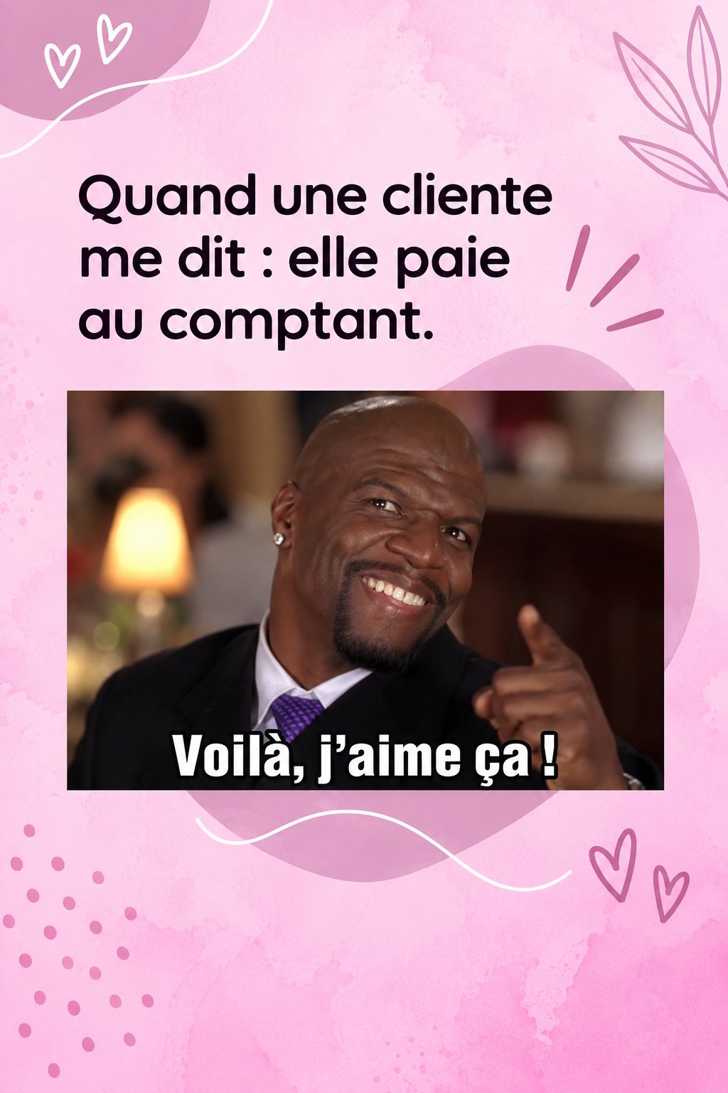 Femme travaillant sur la gestion de sa clientèle avec un ordinateur portable.