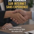 Femme travaillant sur son ordinateur portable à la maison, explorant des options de travail en ligne